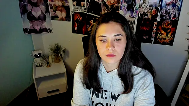 Yesenia nia online show from September 2025 05:49:01 PM