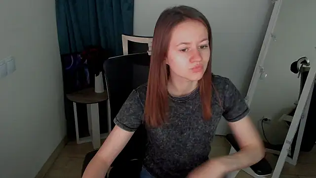 Snapshot of Catherine_e chatting on September 2025 06:18:02 PM Catherine e online show from September 2025 06:18:02 PM