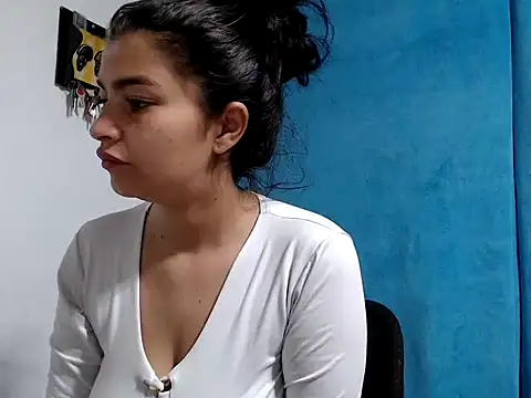 AlanaHotxx online show from September 2025 07:02:02 AM