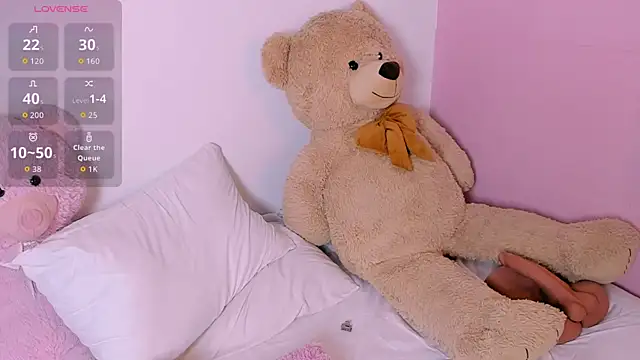 Snapshot of BritanyLin__ chatting on October 2025 05:17:02 AM BritanyLin online show from October 2025 05:17:02 AM