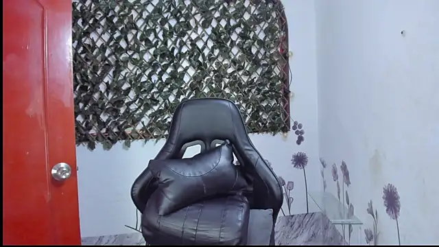 Sarahbrowm  online show from September 2025 06:00:01 PM