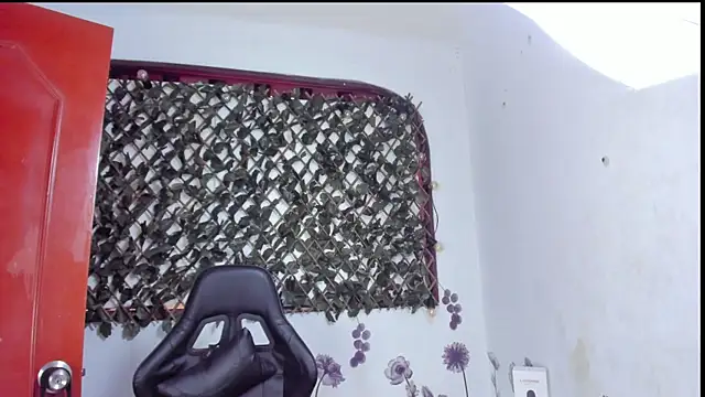 Sarahbrowm  online show from October 2025 06:06:01 PM