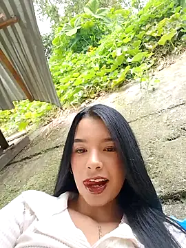 adrianagilton online show from September 2025 02:27:01 PM
