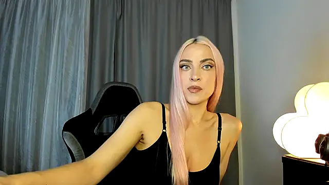  Miss Valentina  online show from October 2025 12:04:02 PM