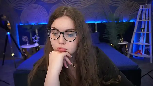 LuxSopphia online show from September 2025 05:45:02 AM