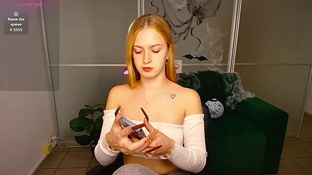 MirandaMayers online show from October 2025 02:29:01 PM