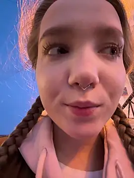 Snapshot of bambi_lu chatting on October 2025 03:12:01 PM bambi lu online show from October 2025 03:12:01 PM