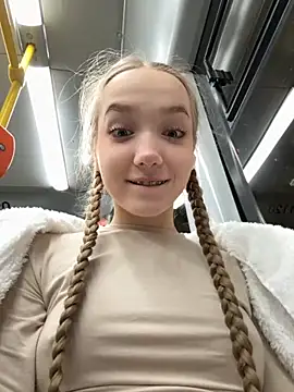 Snapshot of bambi_lu chatting on October 2025 04:30:02 PM bambi lu online show from October 2025 04:30:02 PM