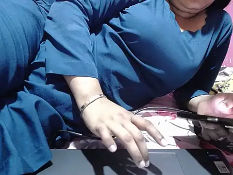 Flowing love online show from September 2025 06:10:02 PM