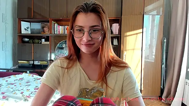 AngelaSwan online show from September 2025 01:55:02 PM