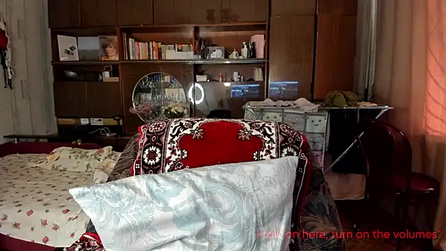 AngelaSwan online show from September 2025 02:16:02 PM
