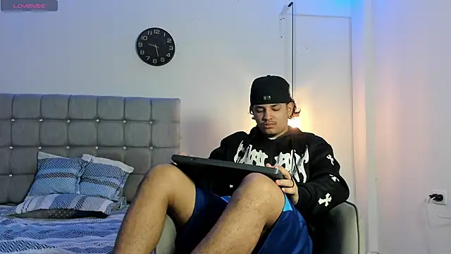 samxx muscle online show from October 2025 01:01:01 PM