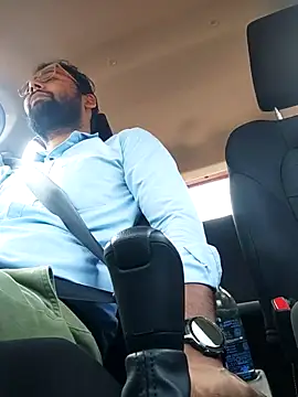 Snapshot of UAjit chatting on November 2025 08:24:01 AM UAjit online show from November 2025 08:24:01 AM