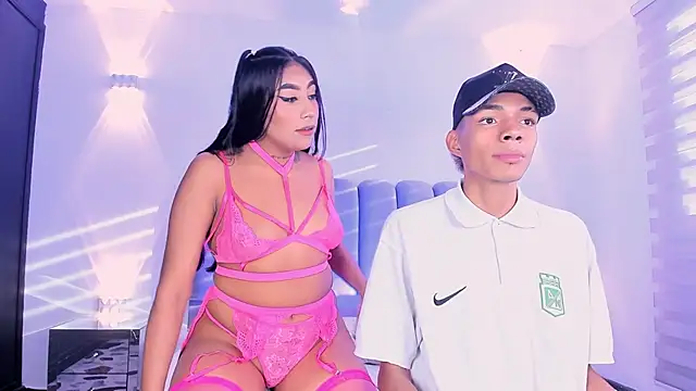 Snapshot of candyandmarilyn chatting on October 2025 09:37:02 PM candyandmarilyn online show from October 2025 09:37:02 PM