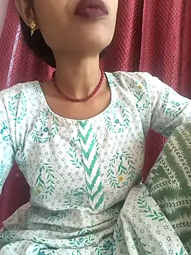 Snapshot of Eshna_Dabral chatting on October 2025 07:42:02 AM Eshna Dabral online show from October 2025 07:42:02 AM