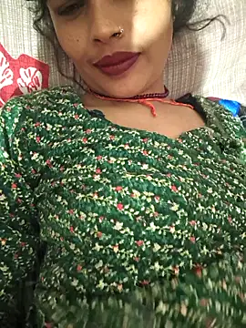 Snapshot of Eshna_Dabral chatting on November 2025 03:25:02 PM Eshna Dabral online show from November 2025 03:25:02 PM