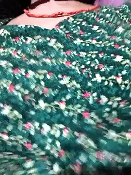 Snapshot of Eshna_Dabral chatting on November 2025 02:06:01 PM Eshna Dabral online show from November 2025 02:06:01 PM