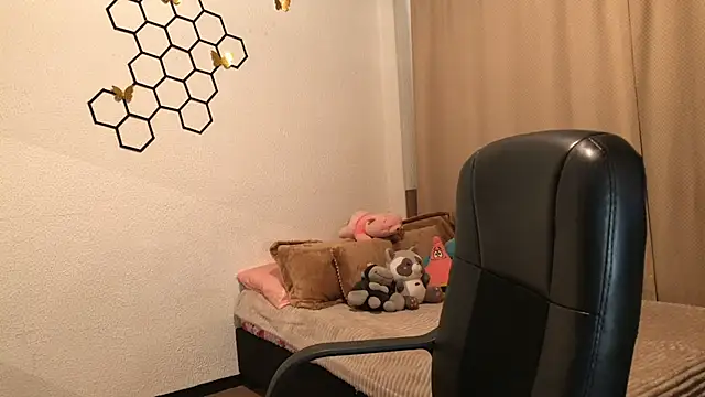 amelia hall online show from September 2025 12:09:02 PM