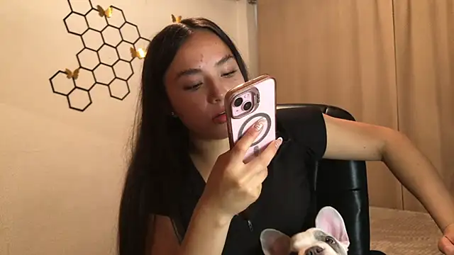 amelia hall online show from October 2025 06:06:01 PM