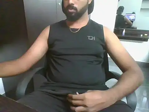 lovelyakash69 online show from October 2025 06:25:01 AM