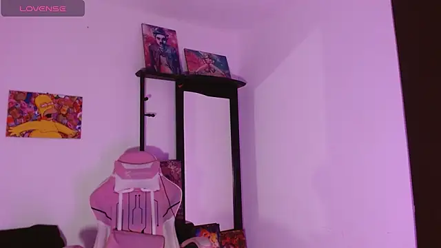 Snapshot of SharaRoss1 chatting on November 2025 02:24:02 AM SharaRoss1 online show from November 2025 02:24:02 AM