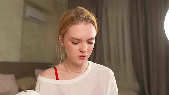 Cyberheart  online show from October 2025 03:42:01 PM