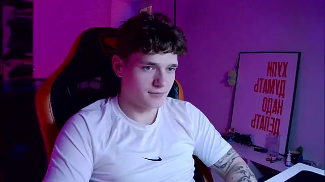 DanyDavis online show from October 2025 07:23:02 PM