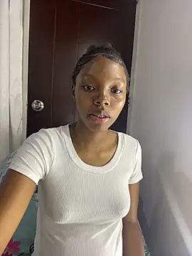 Meegannhill online show from November 2025 12:37:02 PM