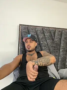 Snapshot of PapiStan chatting on October 2025 10:28:02 PM PapiStan online show from October 2025 10:28:02 PM