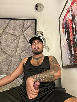 Snapshot of PapiStan chatting on November 2025 09:37:02 PM PapiStan online show from November 2025 09:37:02 PM