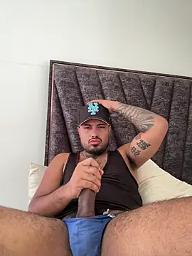 Snapshot of PapiStan chatting on November 2025 09:35:01 PM PapiStan online show from November 2025 09:35:01 PM