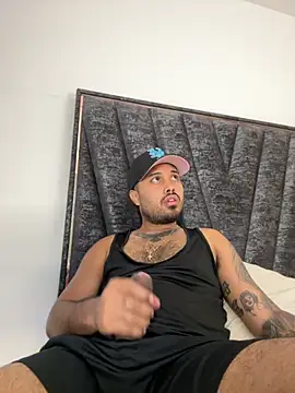 Snapshot of PapiStan chatting on November 2025 01:59:02 AM PapiStan online show from November 2025 01:59:02 AM