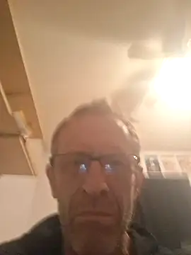 Snapshot of moasslicker chatting on November 2025 02:50:02 AM moasslicker online show from November 2025 02:50:02 AM