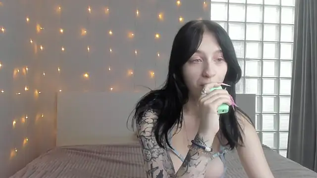 Chatty Alice online show from October 2025 01:25:02 AM