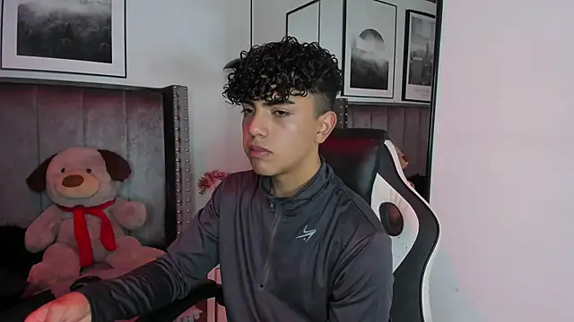 Niick Twink online show from September 2025 07:03:02 PM