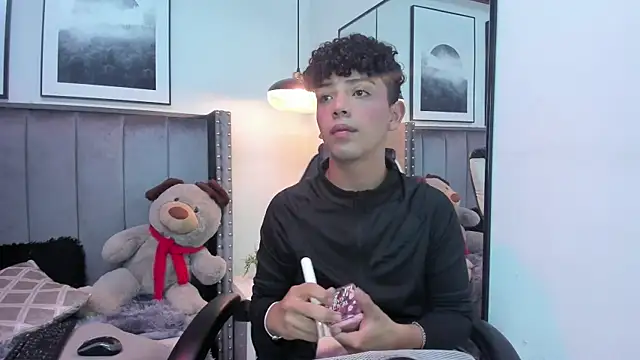 Niick Twink online show from September 2025 01:46:01 PM