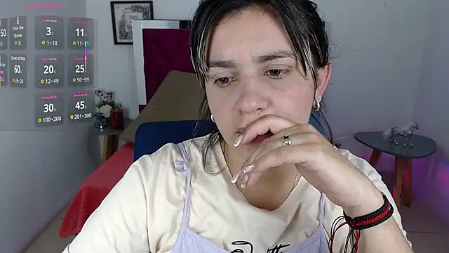 Snapshot of Isa-lox chatting on November 2025 09:26:02 PM Isa-lox online show from November 2025 09:26:02 PM