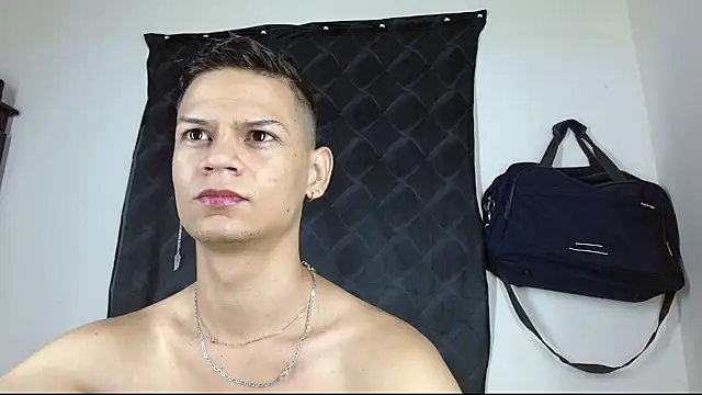 Snapshot of axce1_boy24 chatting on October 2025 12:30:01 PM axce1 boy24 online show from October 2025 12:30:01 PM