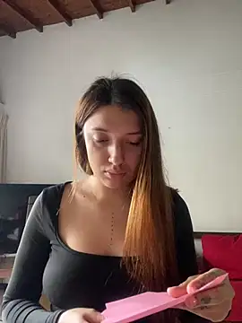 Mia  Gray online show from November 2025 06:20:02 PM