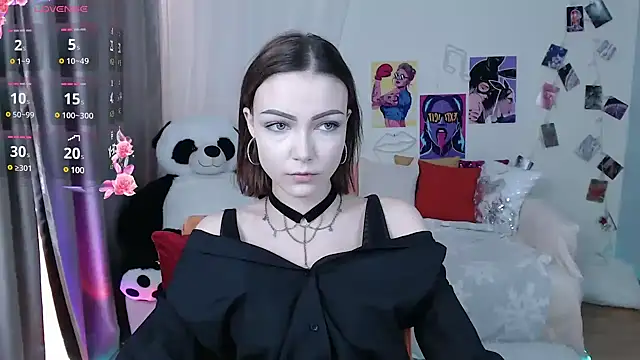LinaLirian online show from March 2025 01:34:02 PM