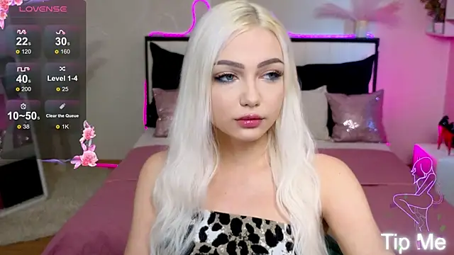 LinaLirian online show from September 2025 02:09:02 PM