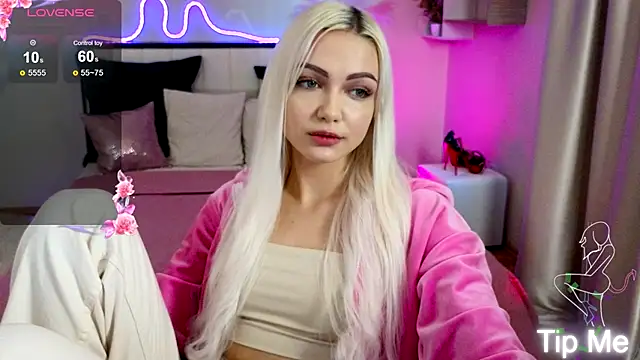 LinaLirian online show from October 2025 01:34:02 PM