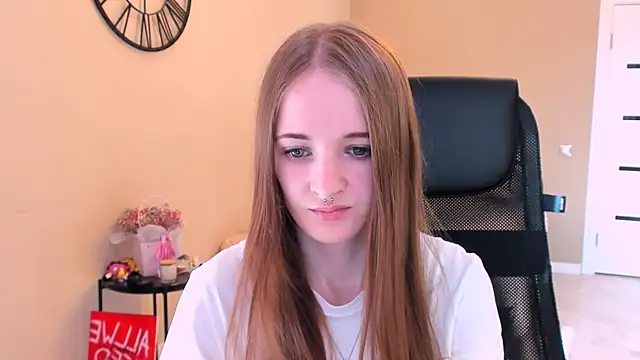 KateKayer online show from October 2025 09:10:01 AM