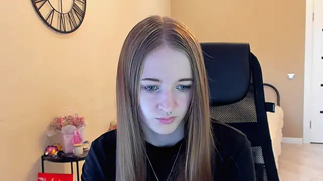 KateKayer online show from October 2025 10:05:01 AM