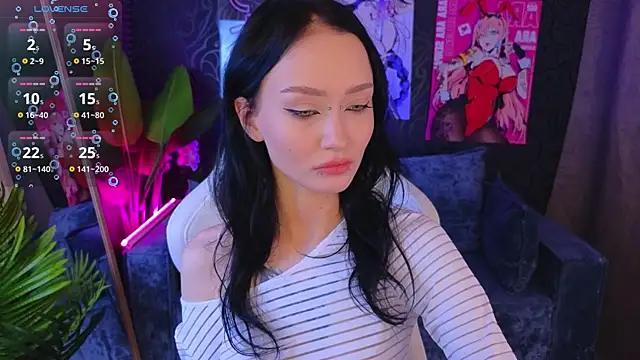  holly berry  online show from September 2025 08:16:02 AM