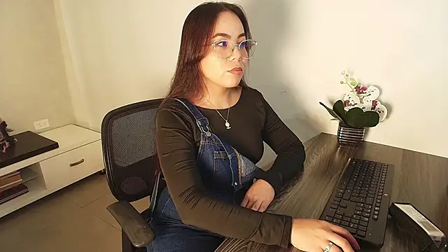  Victoria Collins online show from October 2025 11:13:02 AM