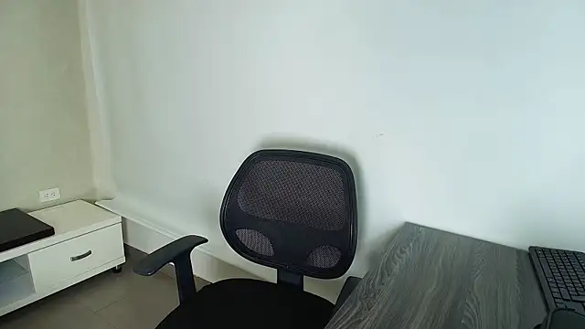  Victoria Collins online show from November 2025 10:58:02 AM