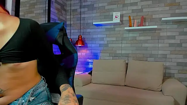 Snapshot of DixyPalmer chatting on October 2025 07:56:01 PM DixyPalmer online show from October 2025 07:56:01 PM