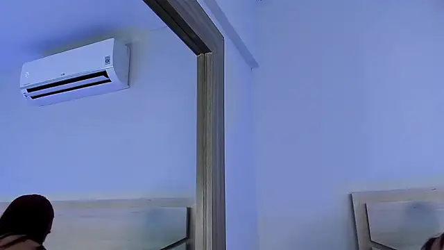 Snapshot of ZoeMorris chatting on October 2025 11:32:02 AM ZoeMorris online show from October 2025 11:32:02 AM