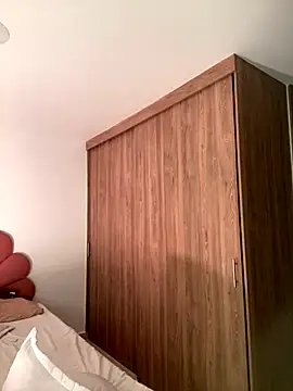 Snapshot of alissradiante1 chatting on October 2025 12:19:01 AM alissradiante1 online show from October 2025 12:19:01 AM